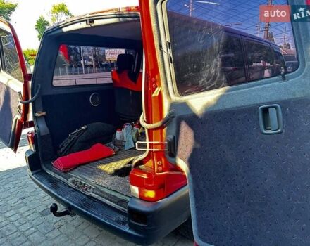 Красный Фольксваген Transporter, объемом двигателя 2.5 л и пробегом 200 тыс. км за 6900 $, фото 9 на Automoto.ua