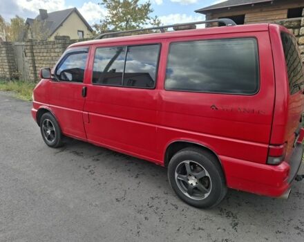 Красный Фольксваген Transporter, объемом двигателя 0 л и пробегом 295 тыс. км за 11200 $, фото 3 на Automoto.ua