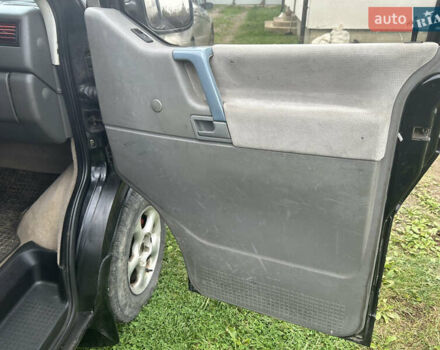 Червоний Фольксваген Transporter, об'ємом двигуна 2.5 л та пробігом 350 тис. км за 5500 $, фото 5 на Automoto.ua