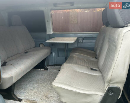 Червоний Фольксваген Transporter, об'ємом двигуна 2.5 л та пробігом 350 тис. км за 5500 $, фото 3 на Automoto.ua