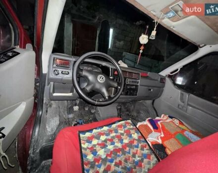 Красный Фольксваген Transporter, объемом двигателя 2.5 л и пробегом 480 тыс. км за 4600 $, фото 10 на Automoto.ua