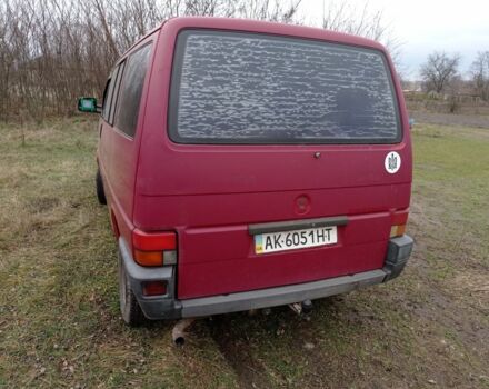 Красный Фольксваген Transporter, объемом двигателя 2.4 л и пробегом 250 тыс. км за 1800 $, фото 1 на Automoto.ua