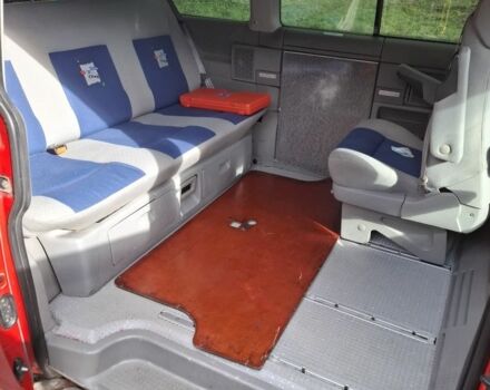 Красный Фольксваген Transporter, объемом двигателя 0 л и пробегом 295 тыс. км за 11200 $, фото 6 на Automoto.ua