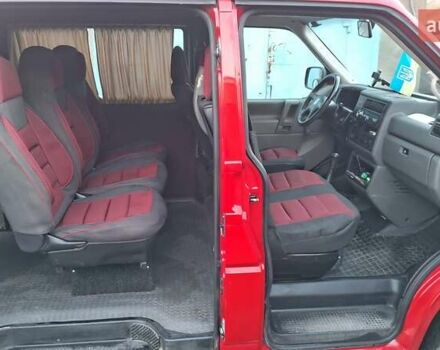 Красный Фольксваген Transporter, объемом двигателя 2.5 л и пробегом 247 тыс. км за 6500 $, фото 5 на Automoto.ua