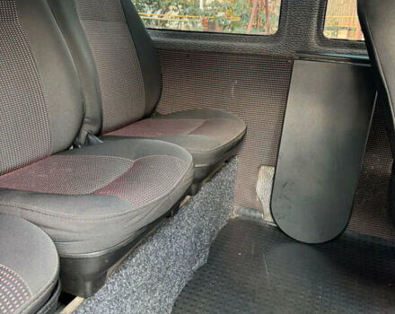 Красный Фольксваген Transporter, объемом двигателя 2.5 л и пробегом 376 тыс. км за 6800 $, фото 9 на Automoto.ua