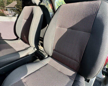 Красный Фольксваген Transporter, объемом двигателя 2.5 л и пробегом 376 тыс. км за 6800 $, фото 11 на Automoto.ua