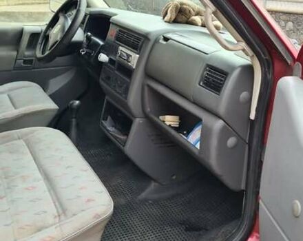 Красный Фольксваген Transporter, объемом двигателя 2.5 л и пробегом 206 тыс. км за 7290 $, фото 12 на Automoto.ua