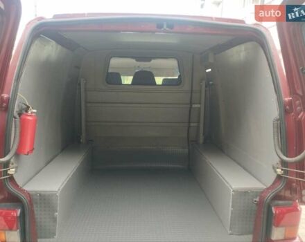 Красный Фольксваген Transporter, объемом двигателя 2.5 л и пробегом 420 тыс. км за 8000 $, фото 5 на Automoto.ua
