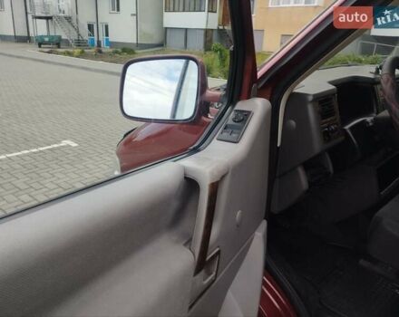 Красный Фольксваген Transporter, объемом двигателя 2.5 л и пробегом 420 тыс. км за 8000 $, фото 13 на Automoto.ua