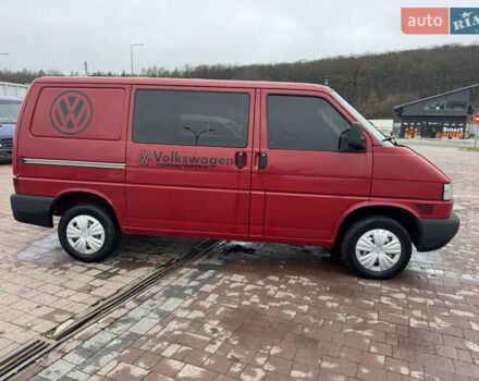 Красный Фольксваген Transporter, объемом двигателя 2.5 л и пробегом 420 тыс. км за 5950 $, фото 6 на Automoto.ua