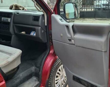 Красный Фольксваген Transporter, объемом двигателя 2.5 л и пробегом 206 тыс. км за 7290 $, фото 11 на Automoto.ua