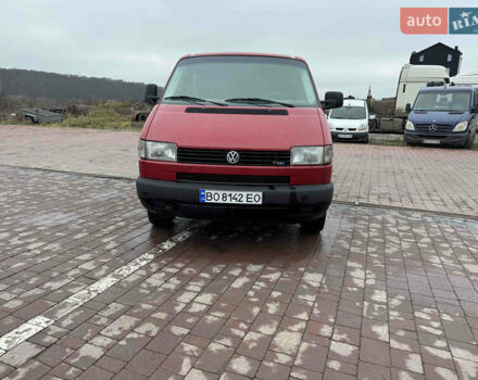 Красный Фольксваген Transporter, объемом двигателя 2.5 л и пробегом 420 тыс. км за 5950 $, фото 1 на Automoto.ua