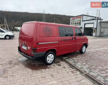 Красный Фольксваген Transporter, объемом двигателя 2.5 л и пробегом 420 тыс. км за 5950 $, фото 5 на Automoto.ua