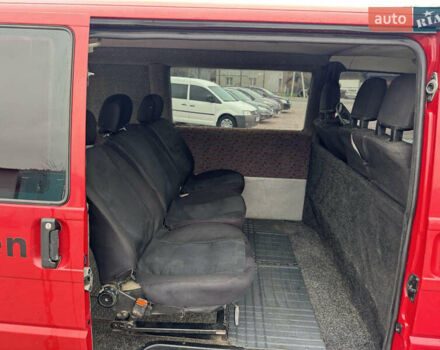 Красный Фольксваген Transporter, объемом двигателя 2.5 л и пробегом 420 тыс. км за 5950 $, фото 12 на Automoto.ua