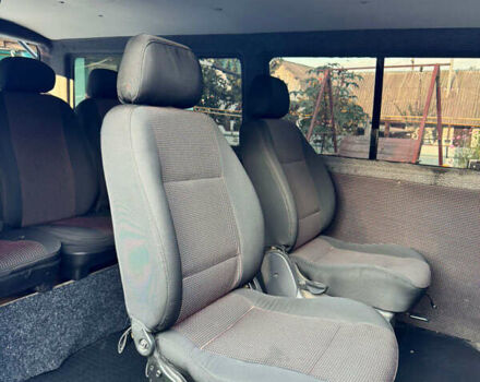 Красный Фольксваген Transporter, объемом двигателя 2.5 л и пробегом 376 тыс. км за 6800 $, фото 10 на Automoto.ua