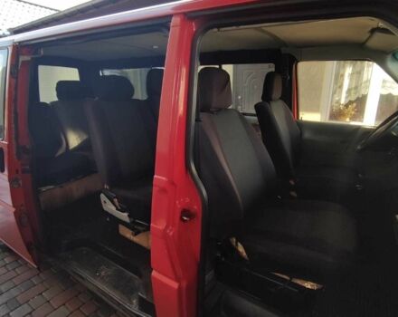 Красный Фольксваген Transporter, объемом двигателя 2.5 л и пробегом 450 тыс. км за 6000 $, фото 9 на Automoto.ua