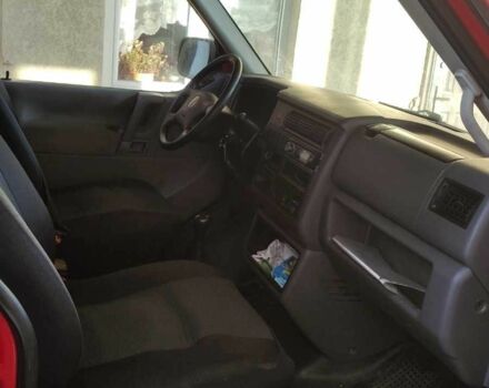 Красный Фольксваген Transporter, объемом двигателя 2.5 л и пробегом 450 тыс. км за 6000 $, фото 12 на Automoto.ua