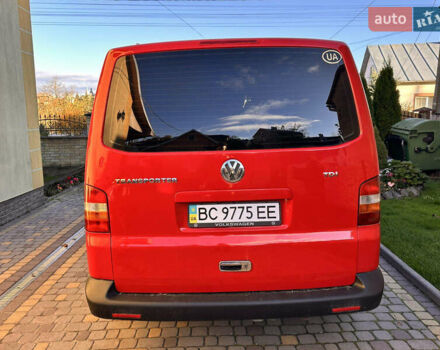 Красный Фольксваген Transporter, объемом двигателя 1.9 л и пробегом 305 тыс. км за 7900 $, фото 6 на Automoto.ua