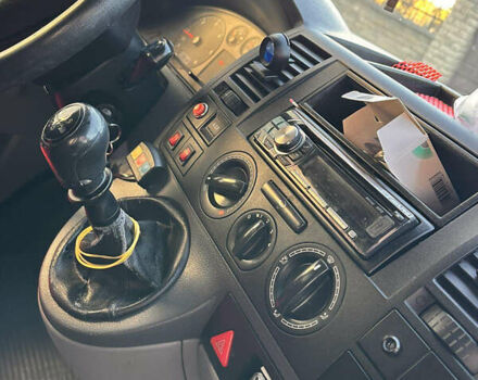 Красный Фольксваген Transporter, объемом двигателя 1.9 л и пробегом 305 тыс. км за 7900 $, фото 14 на Automoto.ua