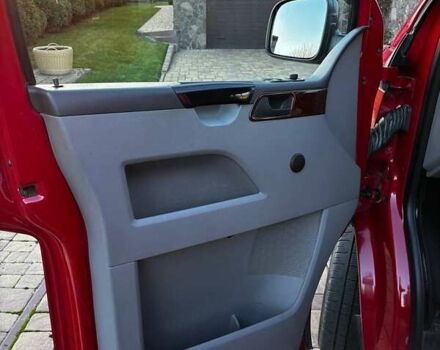 Красный Фольксваген Transporter, объемом двигателя 2.4 л и пробегом 320 тыс. км за 10500 $, фото 13 на Automoto.ua