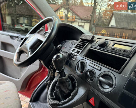 Красный Фольксваген Transporter, объемом двигателя 1.9 л и пробегом 221 тыс. км за 6999 $, фото 41 на Automoto.ua