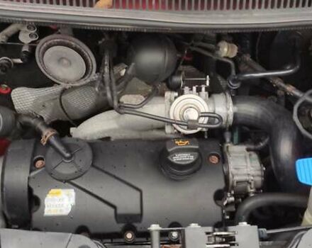 Красный Фольксваген Transporter, объемом двигателя 1.9 л и пробегом 345 тыс. км за 8000 $, фото 29 на Automoto.ua