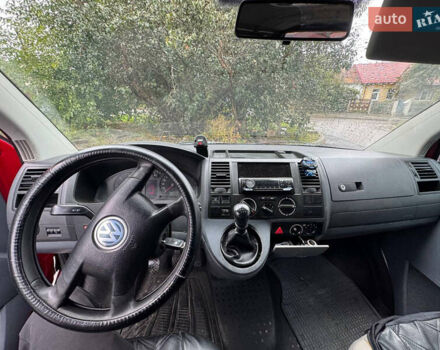 Красный Фольксваген Transporter, объемом двигателя 2.46 л и пробегом 520 тыс. км за 7500 $, фото 11 на Automoto.ua