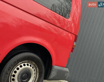 Красный Фольксваген Transporter, объемом двигателя 1.9 л и пробегом 335 тыс. км за 7899 $, фото 21 на Automoto.ua