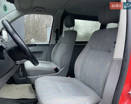 Красный Фольксваген Transporter, объемом двигателя 1.9 л и пробегом 335 тыс. км за 7899 $, фото 81 на Automoto.ua