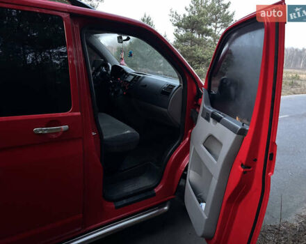 Красный Фольксваген Transporter, объемом двигателя 1.98 л и пробегом 259 тыс. км за 8500 $, фото 7 на Automoto.ua