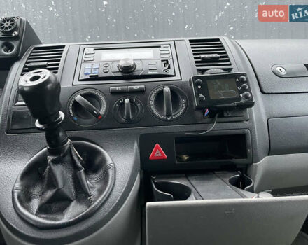 Красный Фольксваген Transporter, объемом двигателя 1.9 л и пробегом 335 тыс. км за 7899 $, фото 80 на Automoto.ua