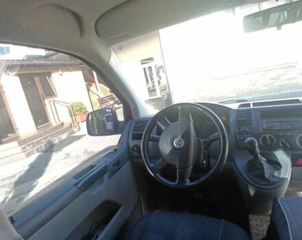 Красный Фольксваген Transporter, объемом двигателя 1.98 л и пробегом 383 тыс. км за 8500 $, фото 4 на Automoto.ua