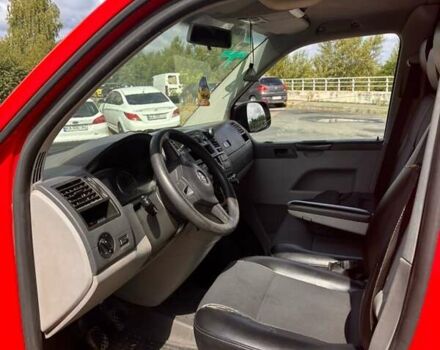 Красный Фольксваген Transporter, объемом двигателя 2 л и пробегом 430 тыс. км за 8000 $, фото 4 на Automoto.ua