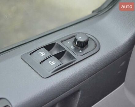 Красный Фольксваген Transporter, объемом двигателя 1.97 л и пробегом 446 тыс. км за 12100 $, фото 21 на Automoto.ua