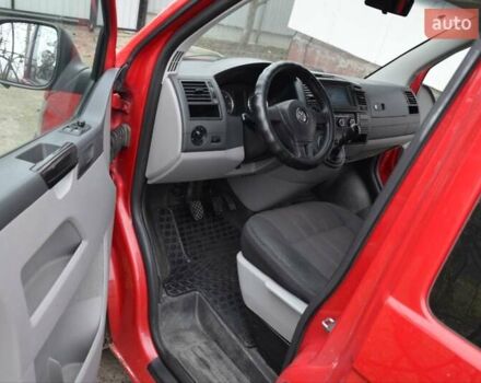 Красный Фольксваген Transporter, объемом двигателя 1.97 л и пробегом 446 тыс. км за 12100 $, фото 11 на Automoto.ua