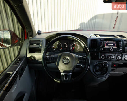 Красный Фольксваген Transporter, объемом двигателя 1.97 л и пробегом 470 тыс. км за 12900 $, фото 57 на Automoto.ua