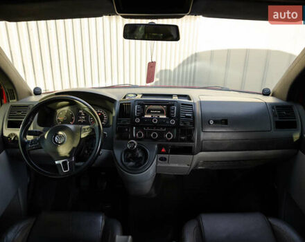 Красный Фольксваген Transporter, объемом двигателя 1.97 л и пробегом 470 тыс. км за 12900 $, фото 54 на Automoto.ua