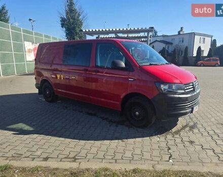 Красный Фольксваген Transporter, объемом двигателя 2 л и пробегом 146 тыс. км за 12500 $, фото 1 на Automoto.ua
