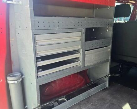 Красный Фольксваген Transporter, объемом двигателя 2 л и пробегом 146 тыс. км за 12500 $, фото 6 на Automoto.ua