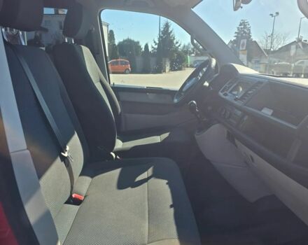 Красный Фольксваген Transporter, объемом двигателя 2 л и пробегом 146 тыс. км за 10000 $, фото 5 на Automoto.ua