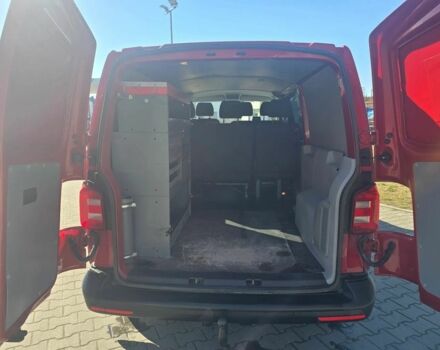 Красный Фольксваген Transporter, объемом двигателя 2 л и пробегом 146 тыс. км за 10000 $, фото 7 на Automoto.ua