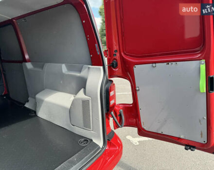 Червоний Фольксваген Transporter, об'ємом двигуна 2 л та пробігом 189 тис. км за 18900 $, фото 40 на Automoto.ua