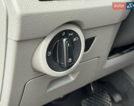 Червоний Фольксваген Transporter, об'ємом двигуна 2 л та пробігом 219 тис. км за 26550 $, фото 28 на Automoto.ua