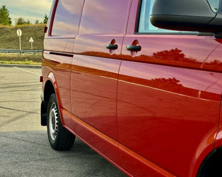 Червоний Фольксваген Transporter, об'ємом двигуна 2 л та пробігом 219 тис. км за 26550 $, фото 17 на Automoto.ua