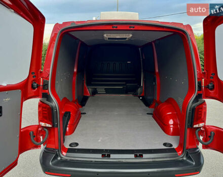 Червоний Фольксваген Transporter, об'ємом двигуна 2 л та пробігом 219 тис. км за 26550 $, фото 56 на Automoto.ua