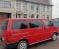 Красный Фольксваген Transporter, объемом двигателя 1.9 л и пробегом 400 тыс. км за 4999 $, фото 1 на Automoto.ua