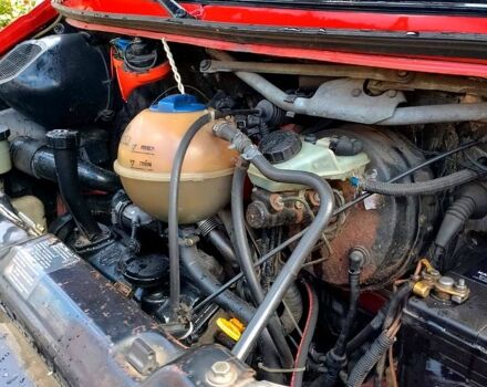 Червоний Фольксваген Transporter, об'ємом двигуна 1.9 л та пробігом 360 тис. км за 5200 $, фото 10 на Automoto.ua