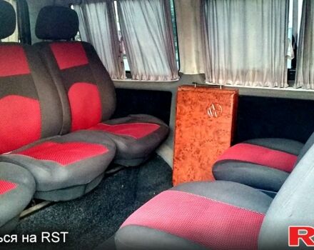 Красный Фольксваген Transporter, объемом двигателя 1.9 л и пробегом 320 тыс. км за 8100 $, фото 5 на Automoto.ua