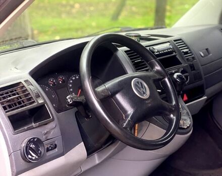 Красный Фольксваген Transporter, объемом двигателя 2.5 л и пробегом 300 тыс. км за 7500 $, фото 6 на Automoto.ua