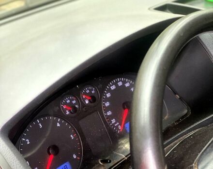 Красный Фольксваген Transporter, объемом двигателя 2.5 л и пробегом 300 тыс. км за 7500 $, фото 7 на Automoto.ua